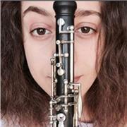 Studentessa biennale al Conservatorio, impartisce lezione di Oboe, lezioni di avviamento al pianoforte, lezioni di educazione musicale per bimbi